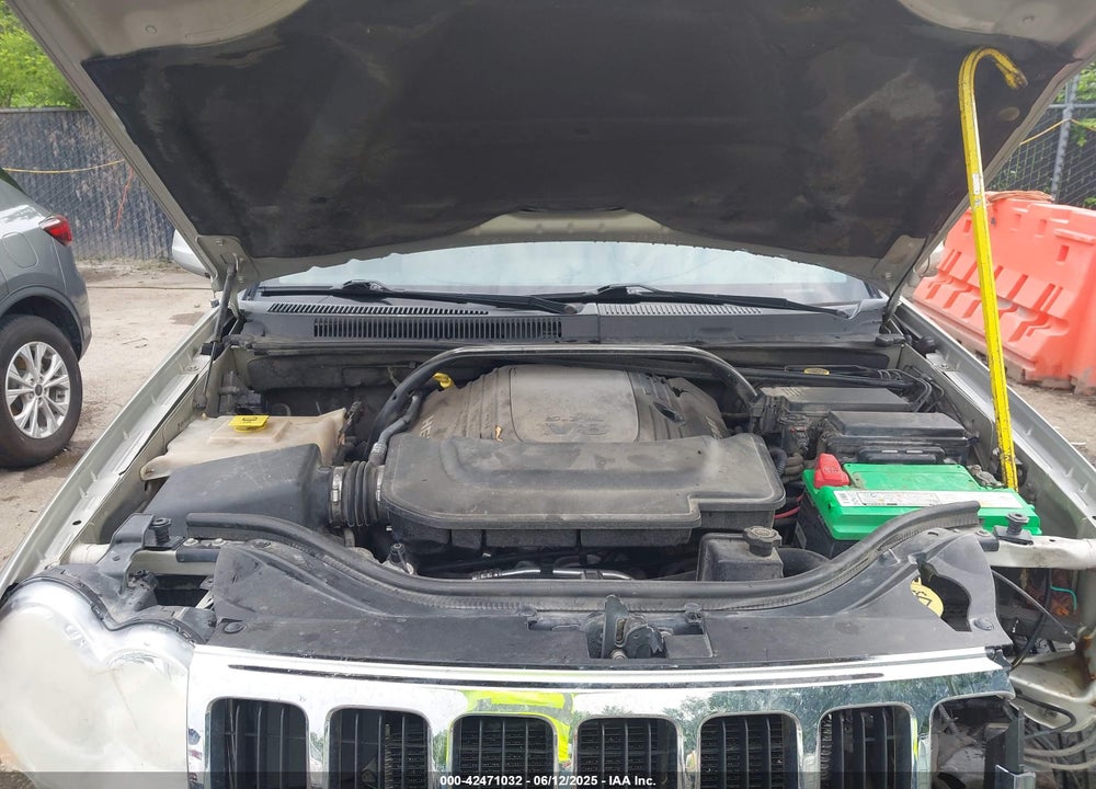 2010 JEEP GRAND CHEROKEE VIN: 1J4RR5GT2AC138675