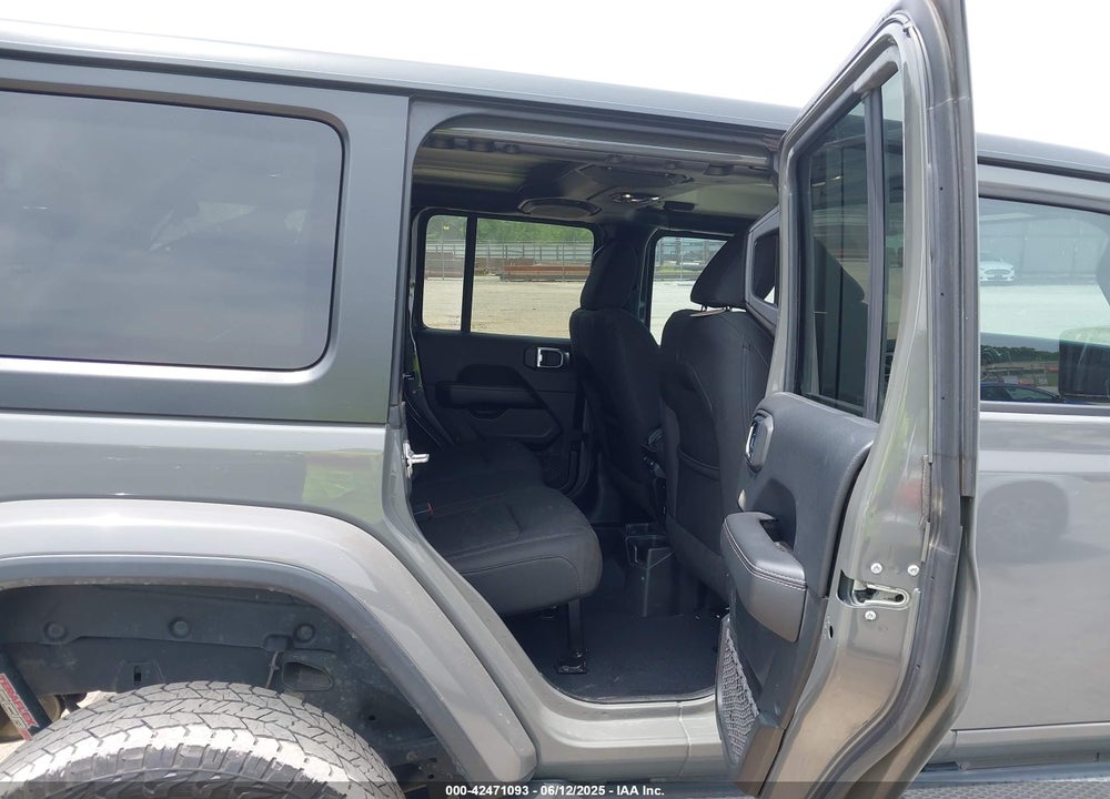 2018 JEEP WRANGLER UNLIMITED SAHARA 4X4 VIN: 1C4HJXEN1JW320942
