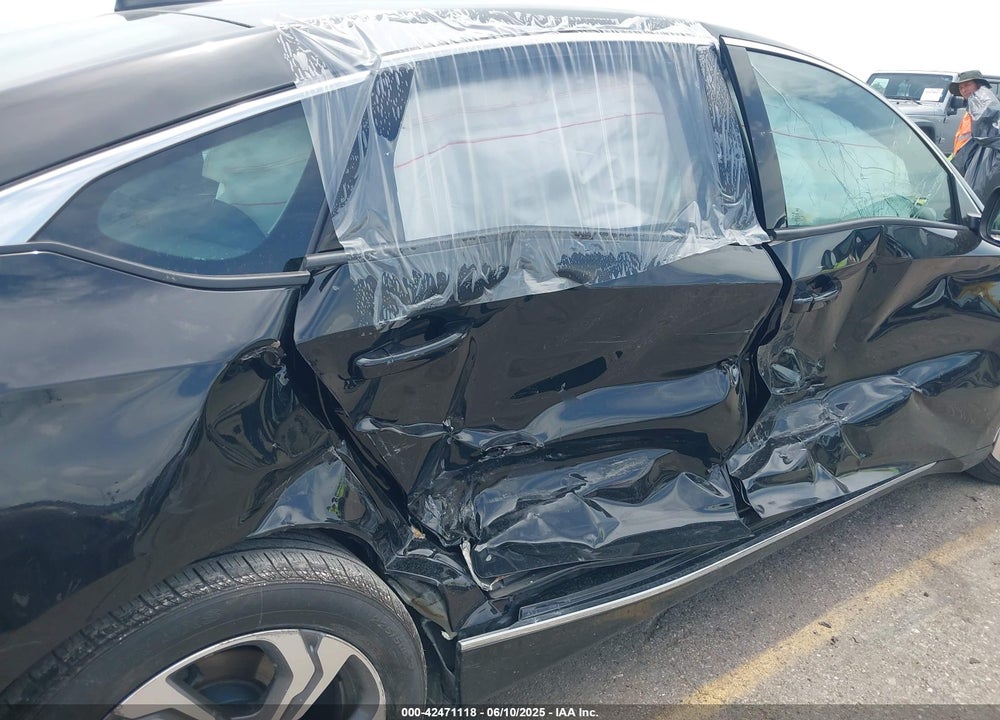 2018 HONDA ACCORD VIN: 1HGCV1F43JA018309