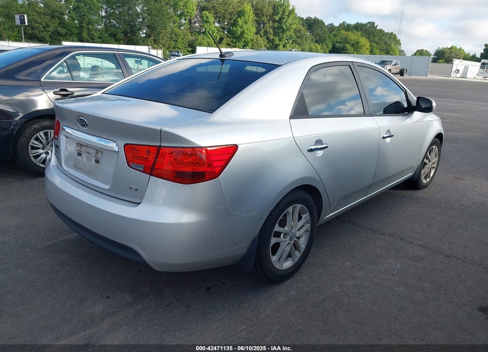 2011 KIA FORTE VIN: KNAFU4A24B5354192
