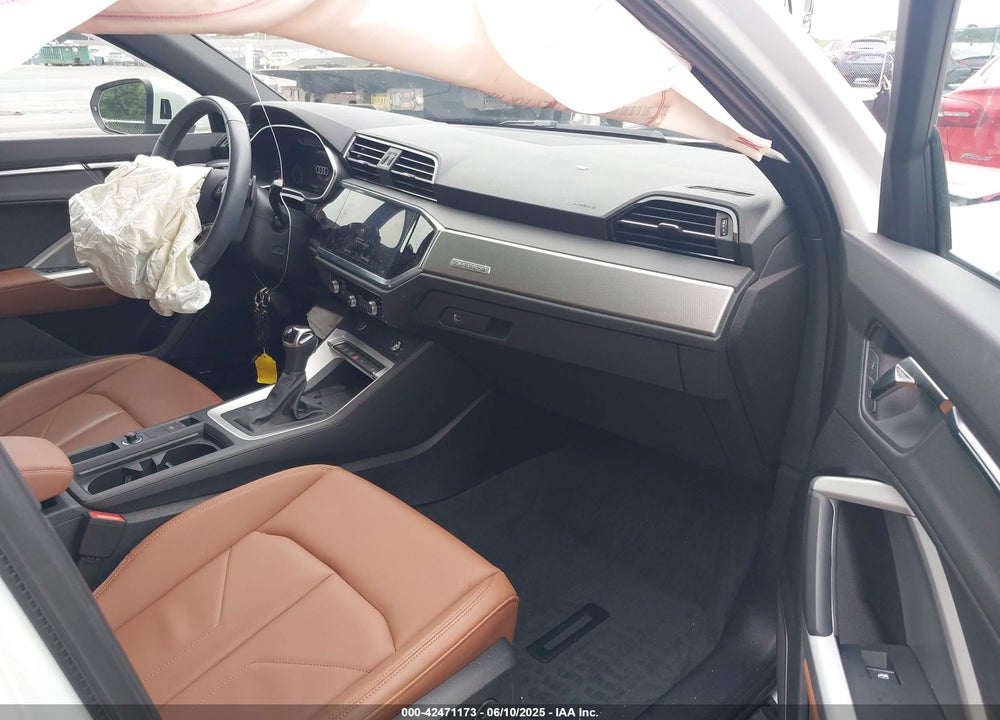 2024 AUDI Q3 VIN: WA1EECF34R1033594