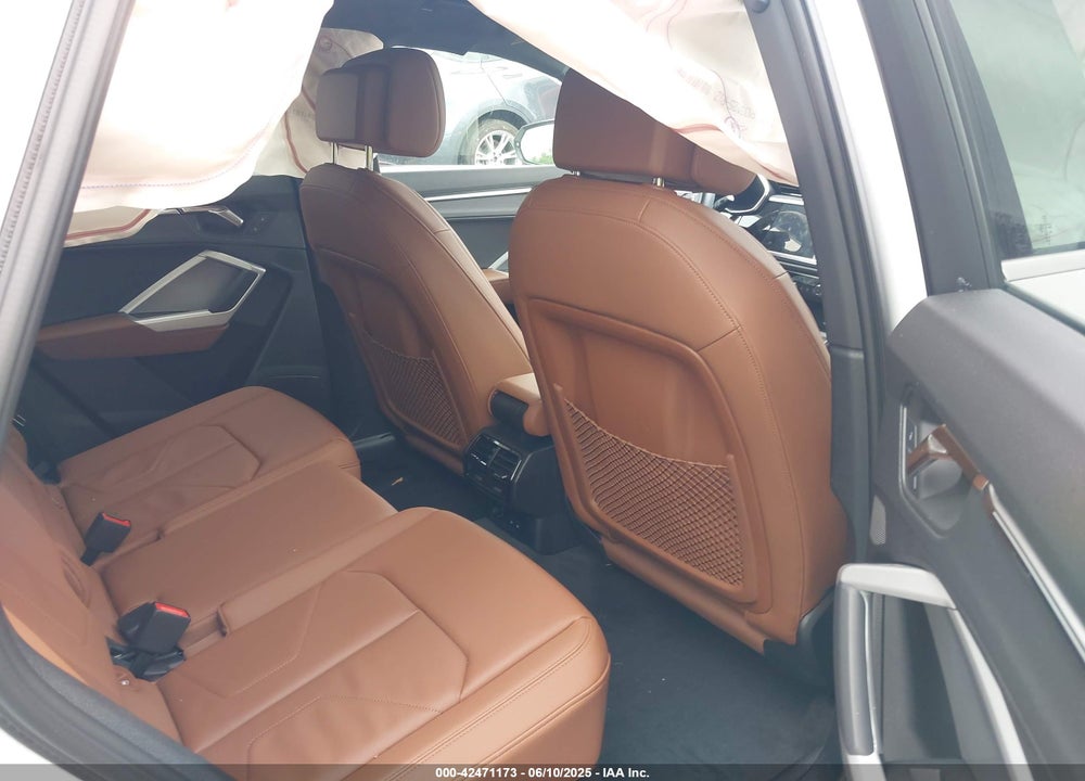 2024 AUDI Q3 VIN: WA1EECF34R1033594