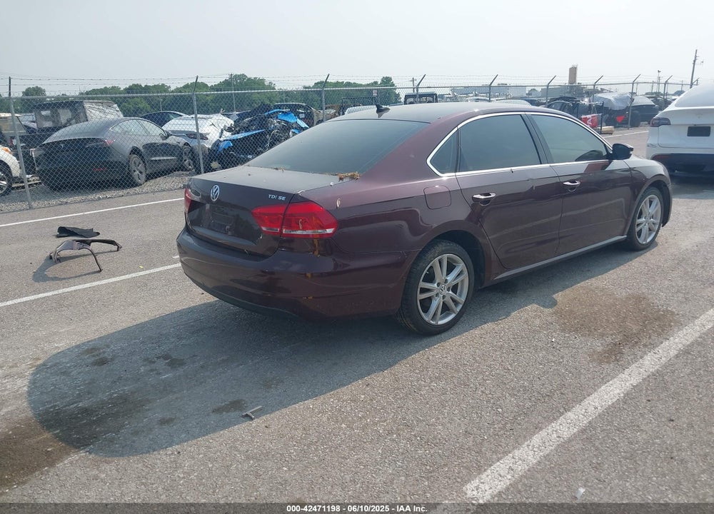 2014 VOLKSWAGEN PASSAT 2.0L TDI SE VIN: 1VWBN7A34EC021285