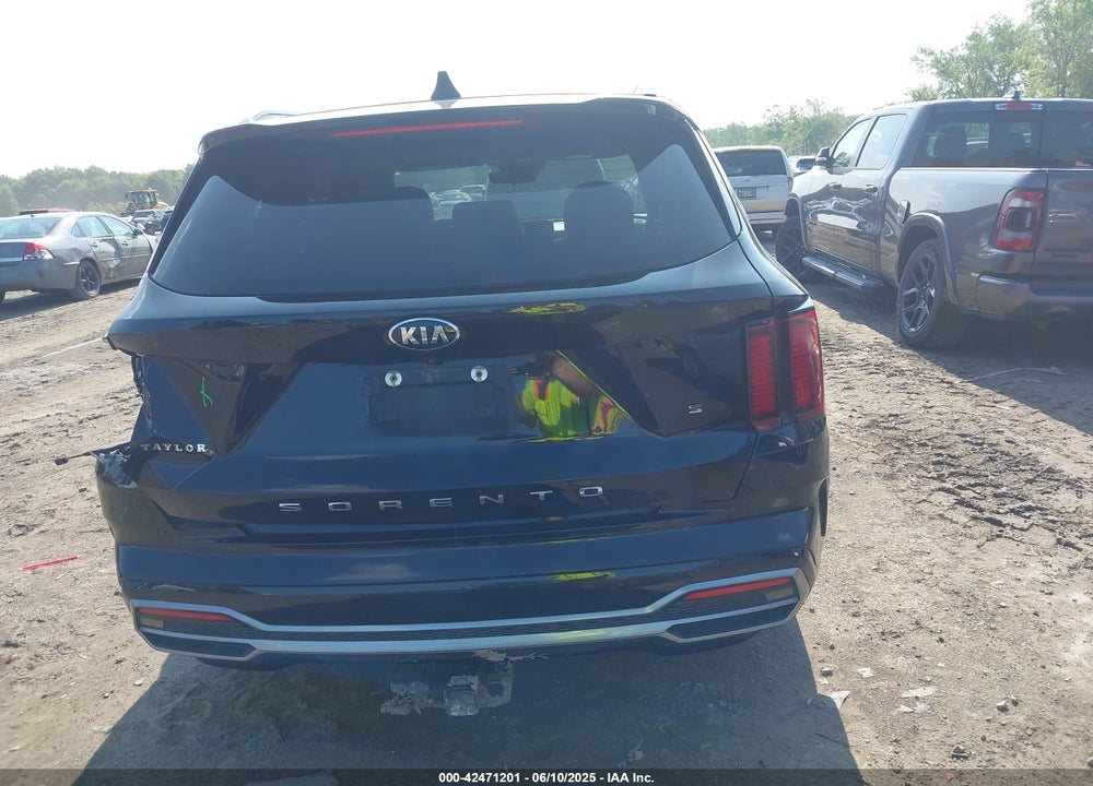 2021 KIA SORENTO VIN: 5XYRL4LC8MG039141