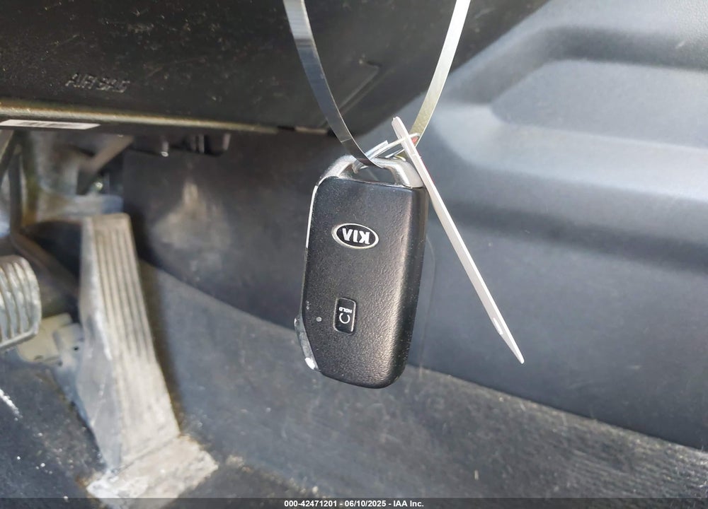 2021 KIA SORENTO VIN: 5XYRL4LC8MG039141