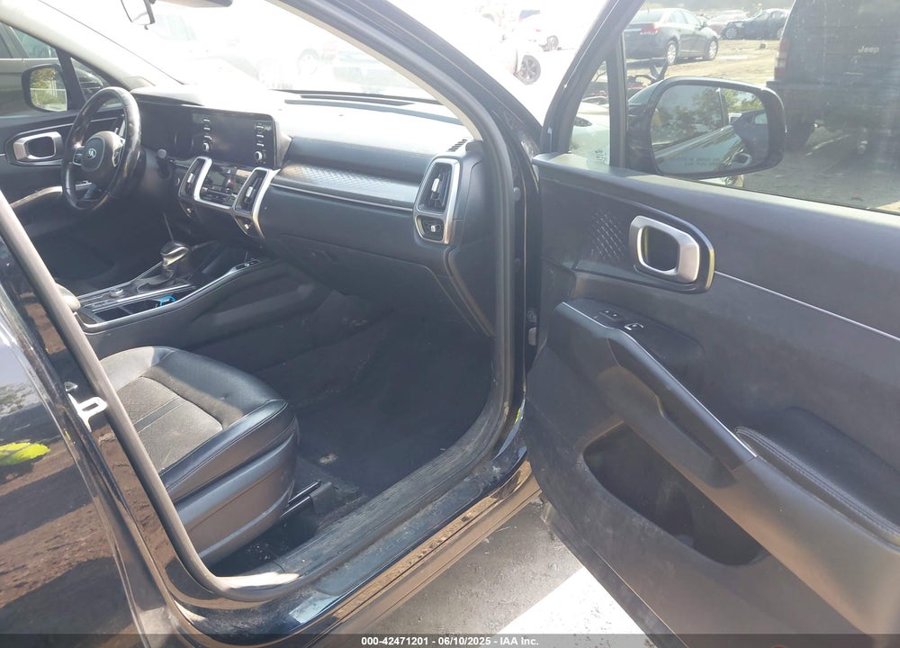 2021 KIA SORENTO VIN: 5XYRL4LC8MG039141