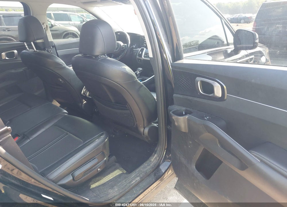 2021 KIA SORENTO VIN: 5XYRL4LC8MG039141