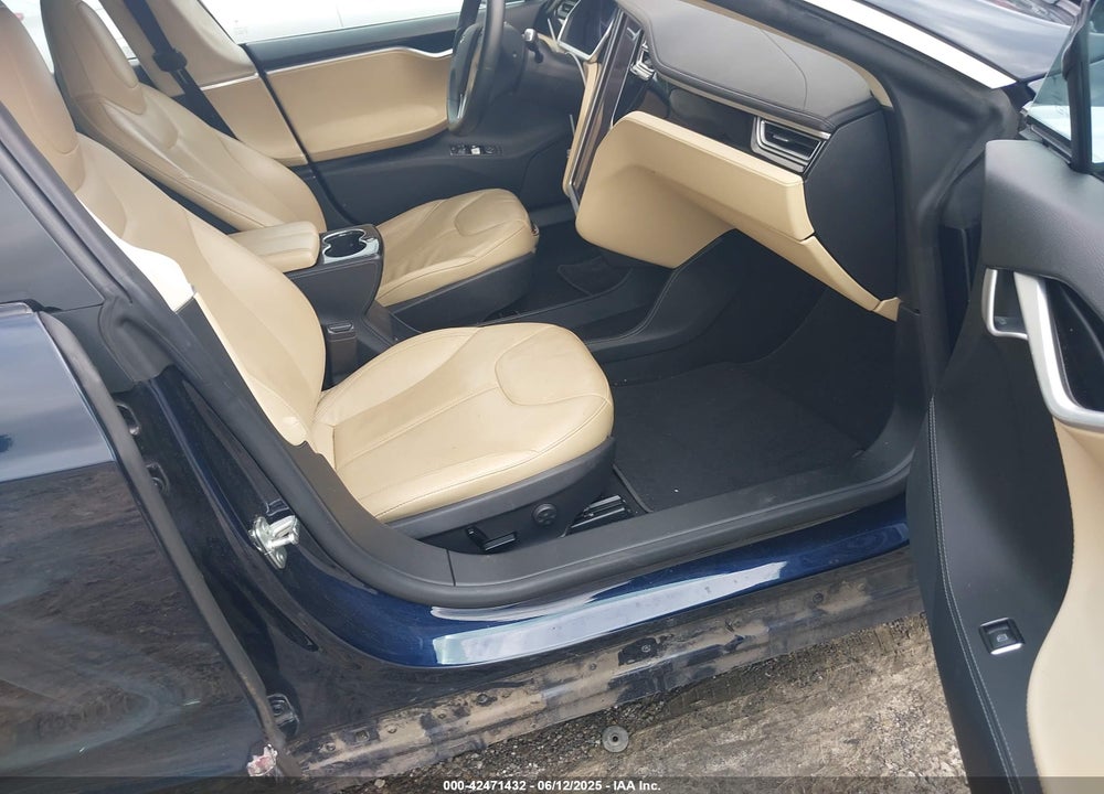 2014 TESLA MODEL S VIN: 5YJSA1H17EFP33860