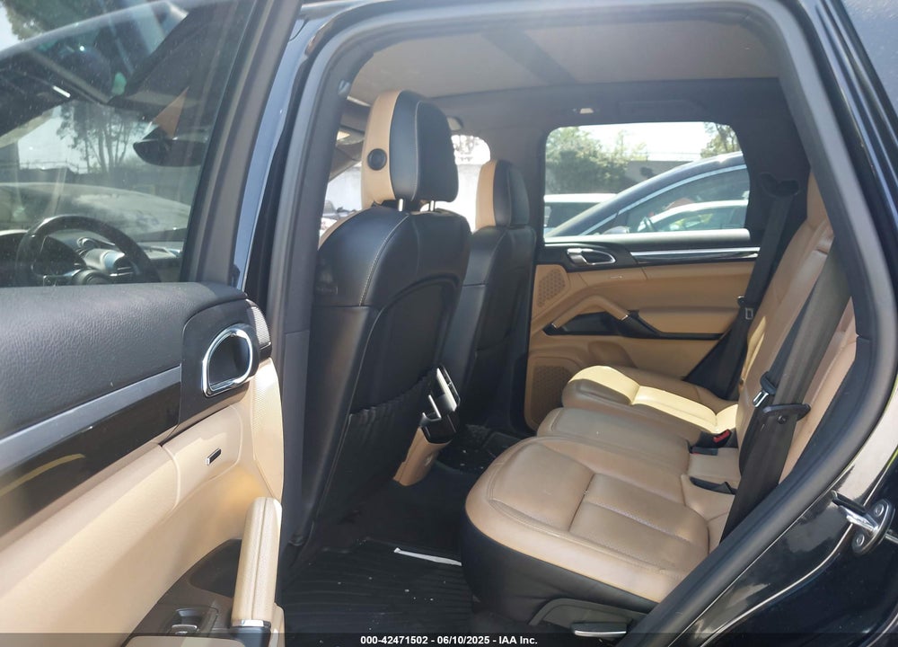 2016 PORSCHE CAYENNE VIN: WP1AA2A26GLA10262