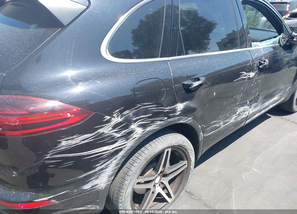 2016 PORSCHE CAYENNE VIN: WP1AA2A26GLA10262
