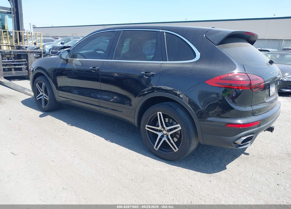 2016 PORSCHE CAYENNE VIN: WP1AA2A26GLA10262