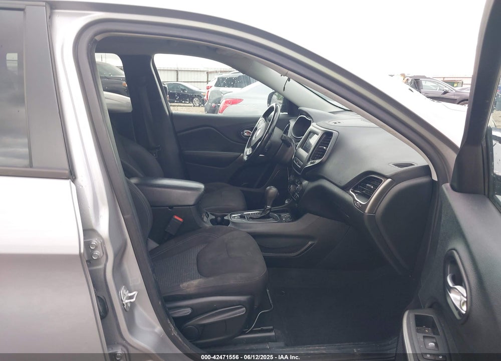 2020 JEEP CHEROKEE VIN: 1C4PJLCBXLD637338