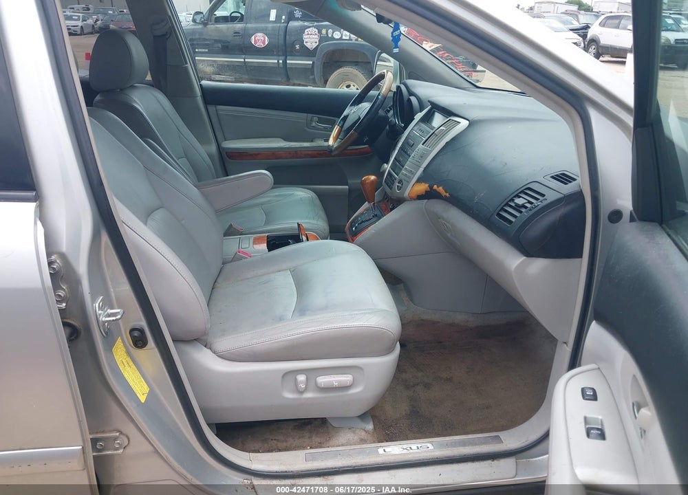 2005 LEXUS RX 330 VIN: 2T2GA31U85C036400