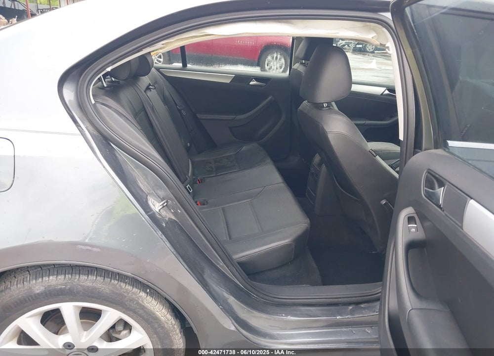 2013 VOLKSWAGEN JETTA SEDAN VIN: 3VWDX7AJ1DM443139