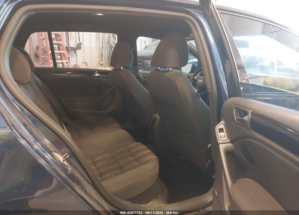 2011 VOLKSWAGEN GTI VIN: WVWHD7AJ1BW254131