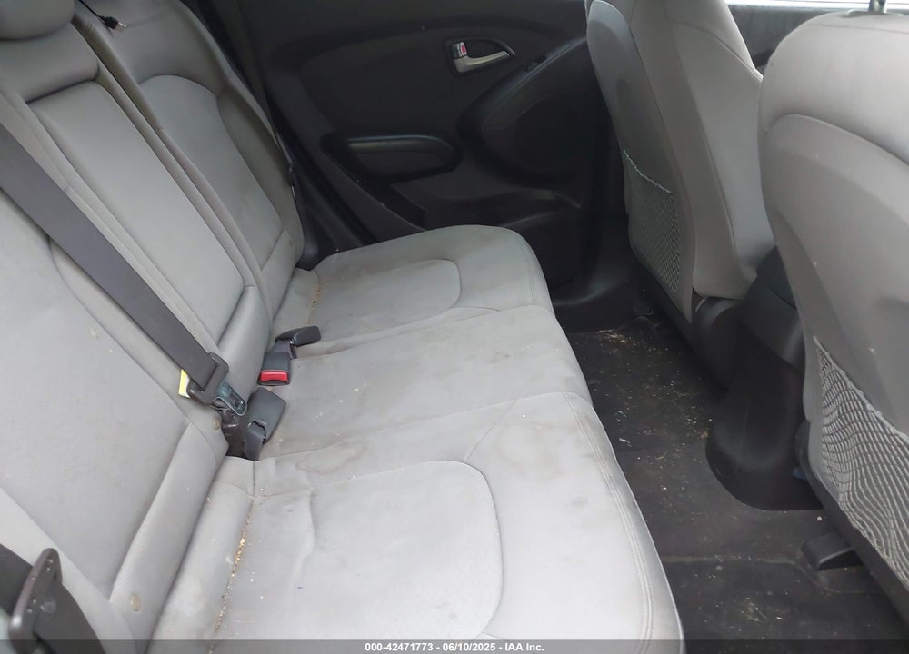 2010 HYUNDAI TUCSON VIN: KM8JT3AC3AU079630