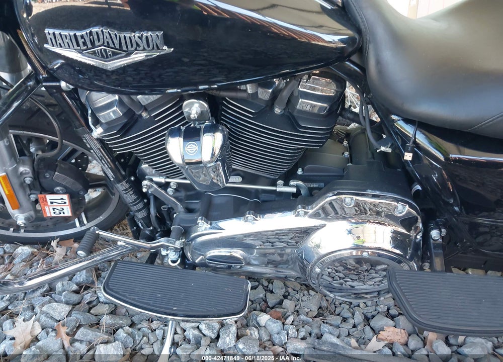 2022 HARLEY-DAVIDSON FLHR VIN: 1HD1FBC17NB600611