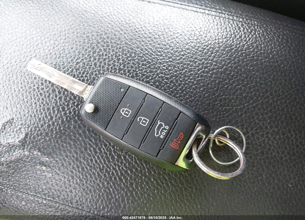 2014 KIA SORENTO VIN: 5XYKTCA63EG524801
