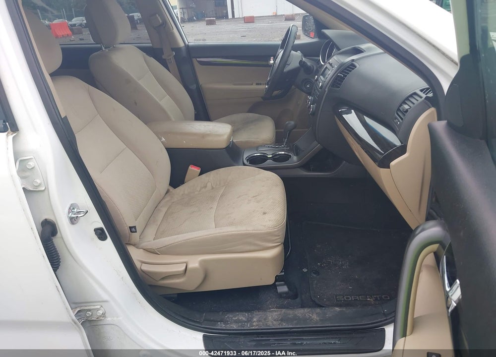 2012 KIA SORENTO LX VIN: 5XYKT3A61CG308250