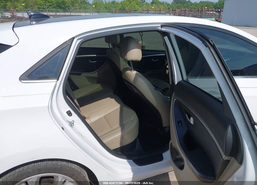 2013 HYUNDAI ELANTRA GT VIN: KMHD35LE5DU123400