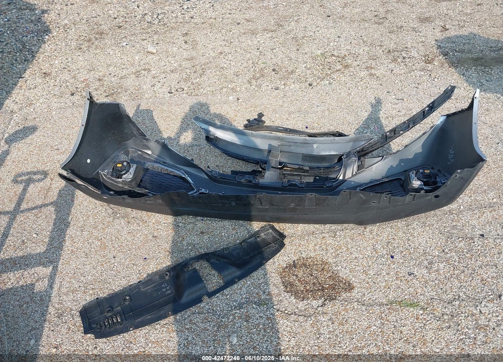 2018 HONDA CIVIC VIN: SHHFK7H5XJU237075