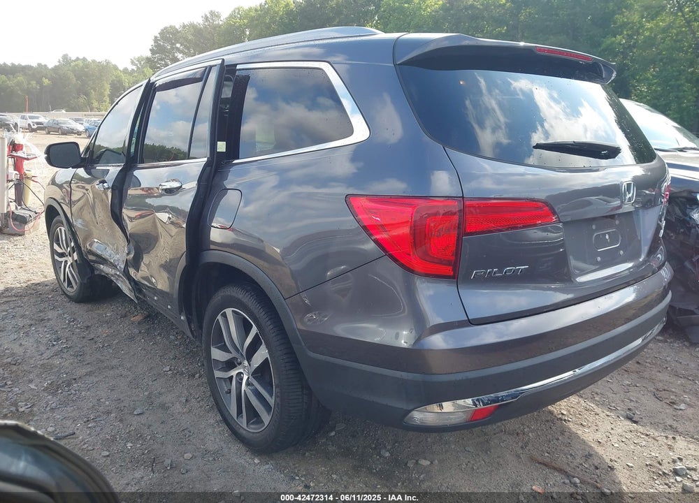 2017 HONDA PILOT VIN: 5FNYF6H05HB020704