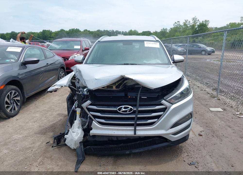 2017 HYUNDAI TUCSON VIN: KM8J3CA42HU534406