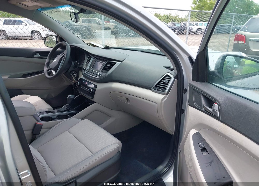 2017 HYUNDAI TUCSON VIN: KM8J3CA42HU534406