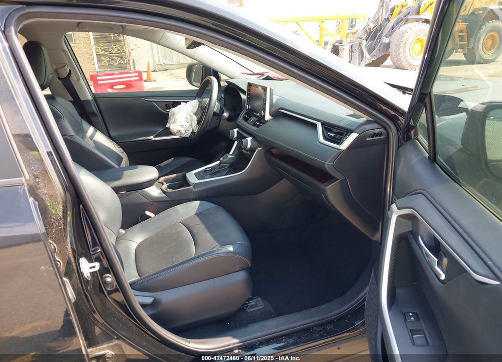 2019 TOYOTA RAV4 VIN: 2T3N1RFVXKW082697