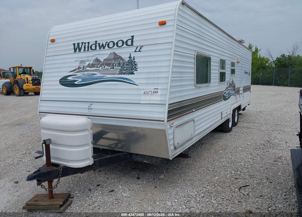 2003 WILDWOOD TRAVEL TRAILER VIN: 4X4TWDC203Y232257