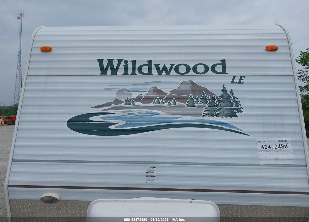 2003 WILDWOOD TRAVEL TRAILER VIN: 4X4TWDC203Y232257