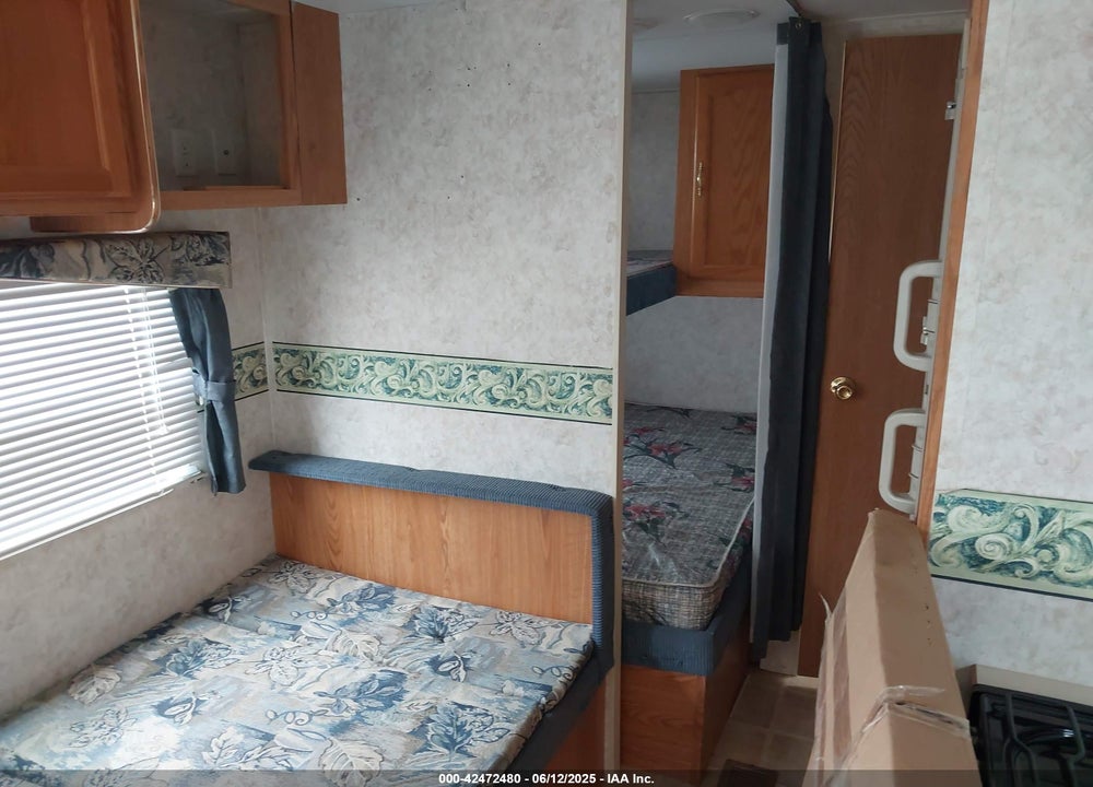 2003 WILDWOOD TRAVEL TRAILER VIN: 4X4TWDC203Y232257