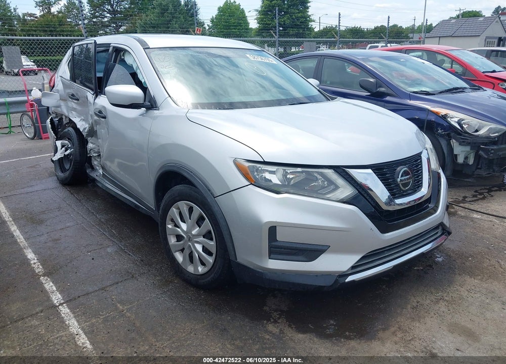 2018 NISSAN ROGUE VIN: KNMAT2MV0JP512881