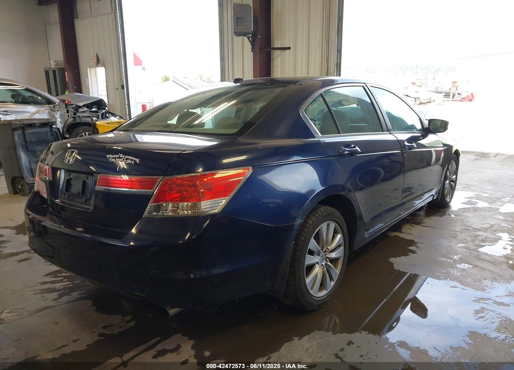 2011 HONDA ACCORD 2.4 EX-L VIN: 1HGCP2F83BA079051