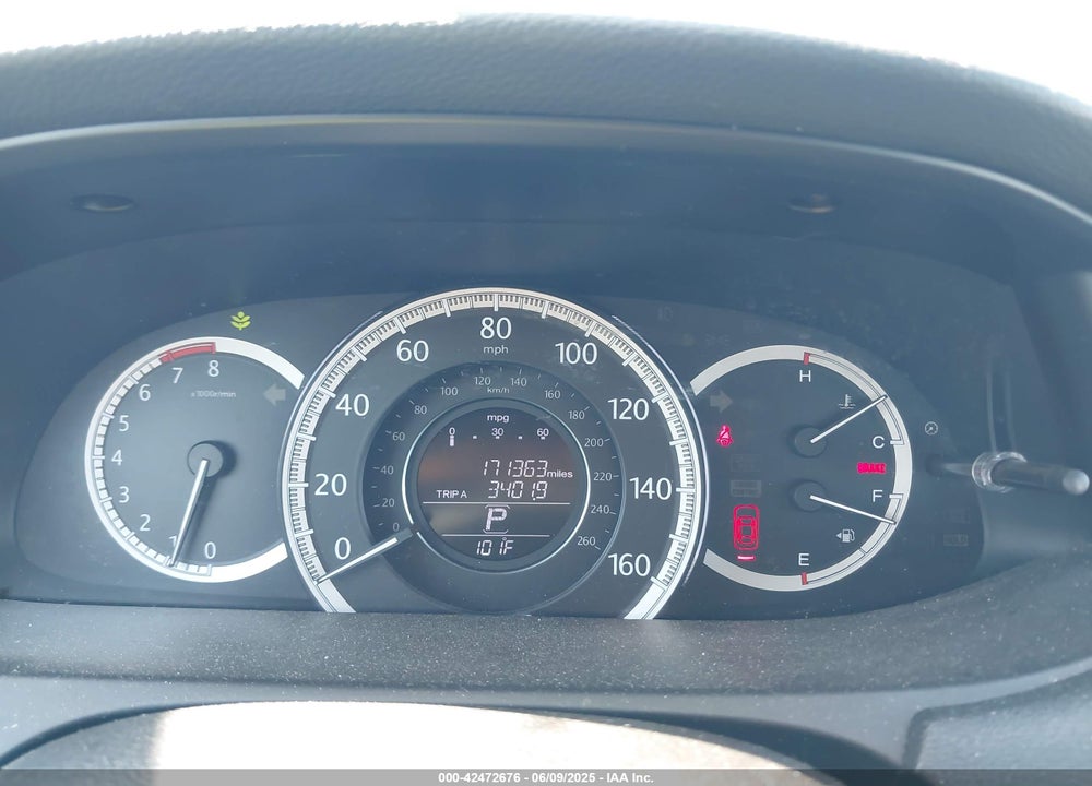 2015 HONDA ACCORD VIN: 1HGCR2F38FA133125