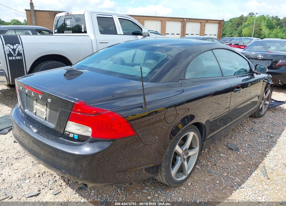 2011 VOLVO C70 VIN: YV1672MC3BJ117889