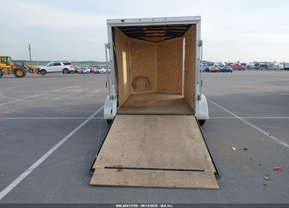 2024 CARGO 6X10 ENCLSOED V-NOSE VIN: 7G1BE1026RE022396