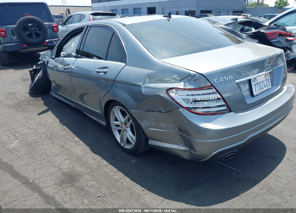2014 MERCEDES-BENZ C 250 LUXURY/SPORT VIN: WDDGF4HB2EG213725