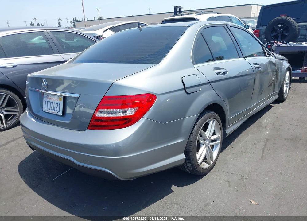 2014 MERCEDES-BENZ C 250 LUXURY/SPORT VIN: WDDGF4HB2EG213725