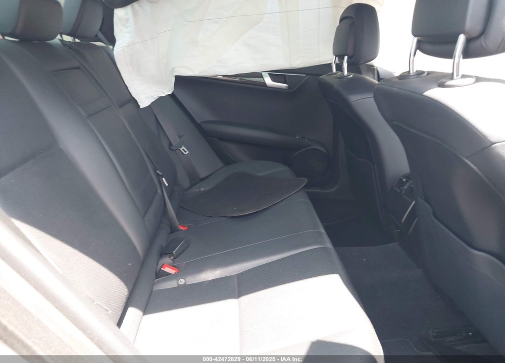 2014 MERCEDES-BENZ C 250 LUXURY/SPORT VIN: WDDGF4HB2EG213725