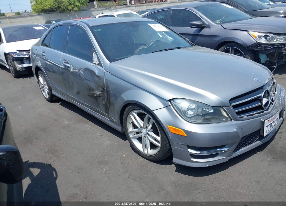 2014 MERCEDES-BENZ C 250 LUXURY/SPORT VIN: WDDGF4HB2EG213725