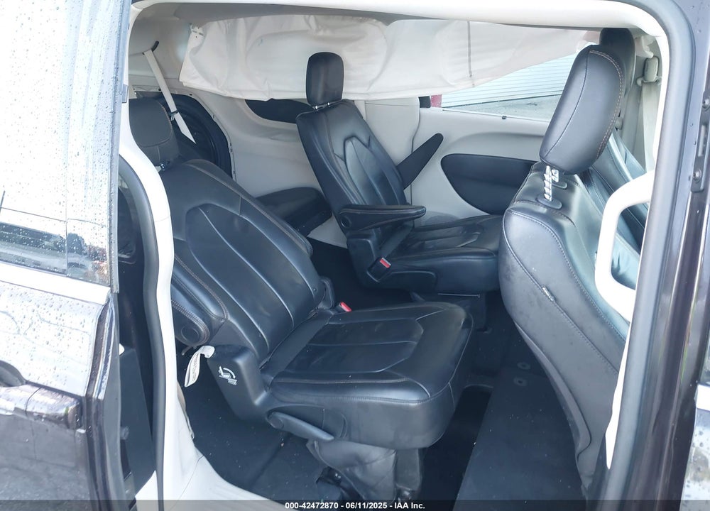 2017 CHRYSLER PACIFICA TOURING L VIN: 2C4RC1BG7HR667857