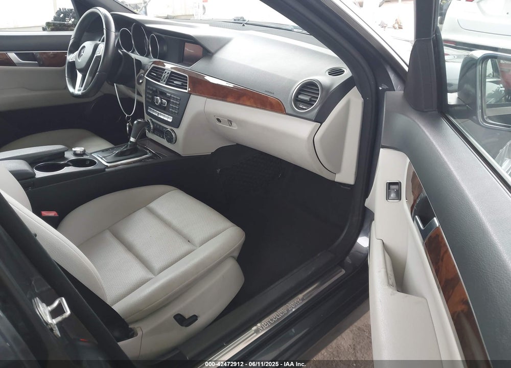 2013 MERCEDES-BENZ C CLASS VIN: WDDGF4HBXDA869284