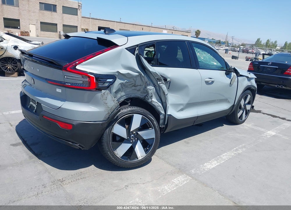 2024 VOLVO C40 RECHARGE PURE ELECTRIC TWIN PLUS VIN: YV4ER3GL0R2103611