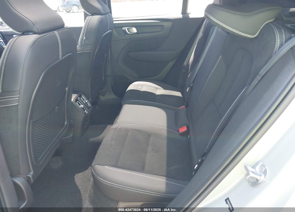 2024 VOLVO C40 RECHARGE PURE ELECTRIC TWIN PLUS VIN: YV4ER3GL0R2103611