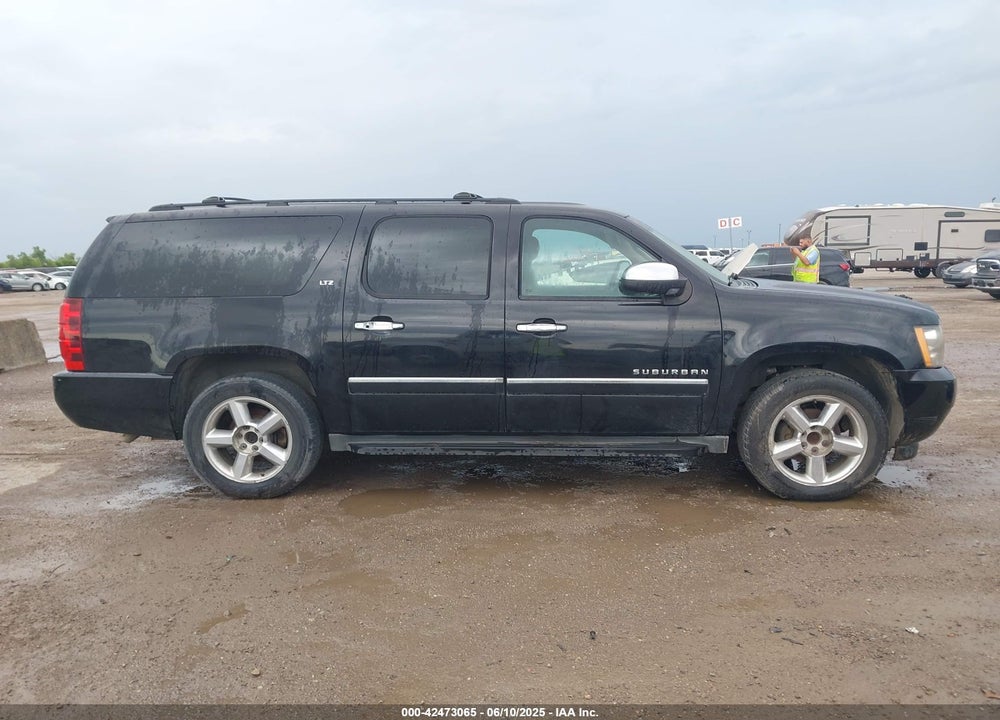 2011 CHEVROLET SUBURBAN 1500 VIN: 1GNSCKE02BR370652