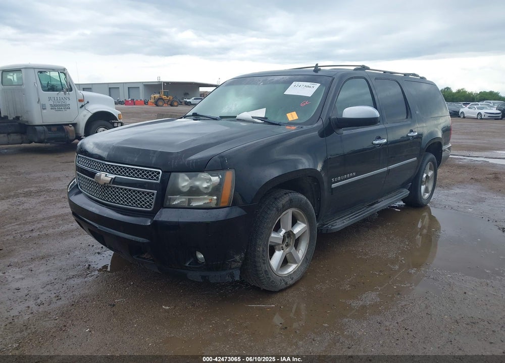 2011 CHEVROLET SUBURBAN 1500 VIN: 1GNSCKE02BR370652