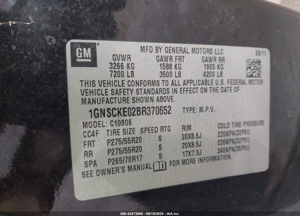 2011 CHEVROLET SUBURBAN 1500 VIN: 1GNSCKE02BR370652