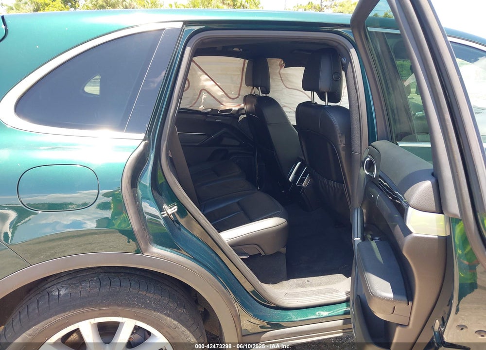 2014 PORSCHE CAYENNE VIN: WP1AA2A21ELA06570