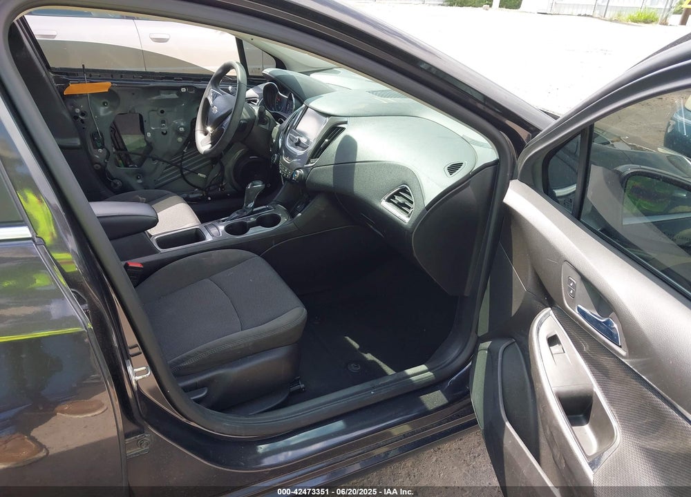 2017 CHEVROLET CRUZE LT AUTO VIN: 1G1BE5SMXH7154072